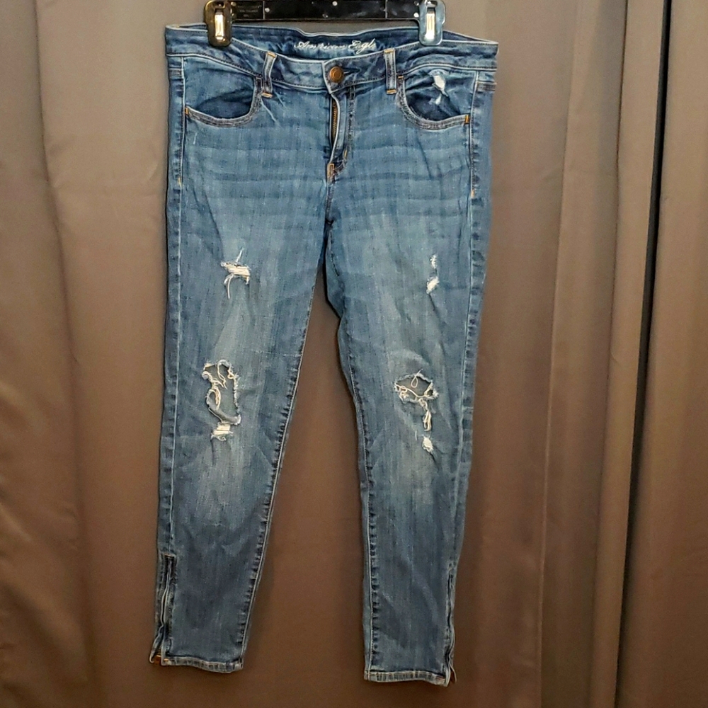 Distressed jeggings with working ankle zippers